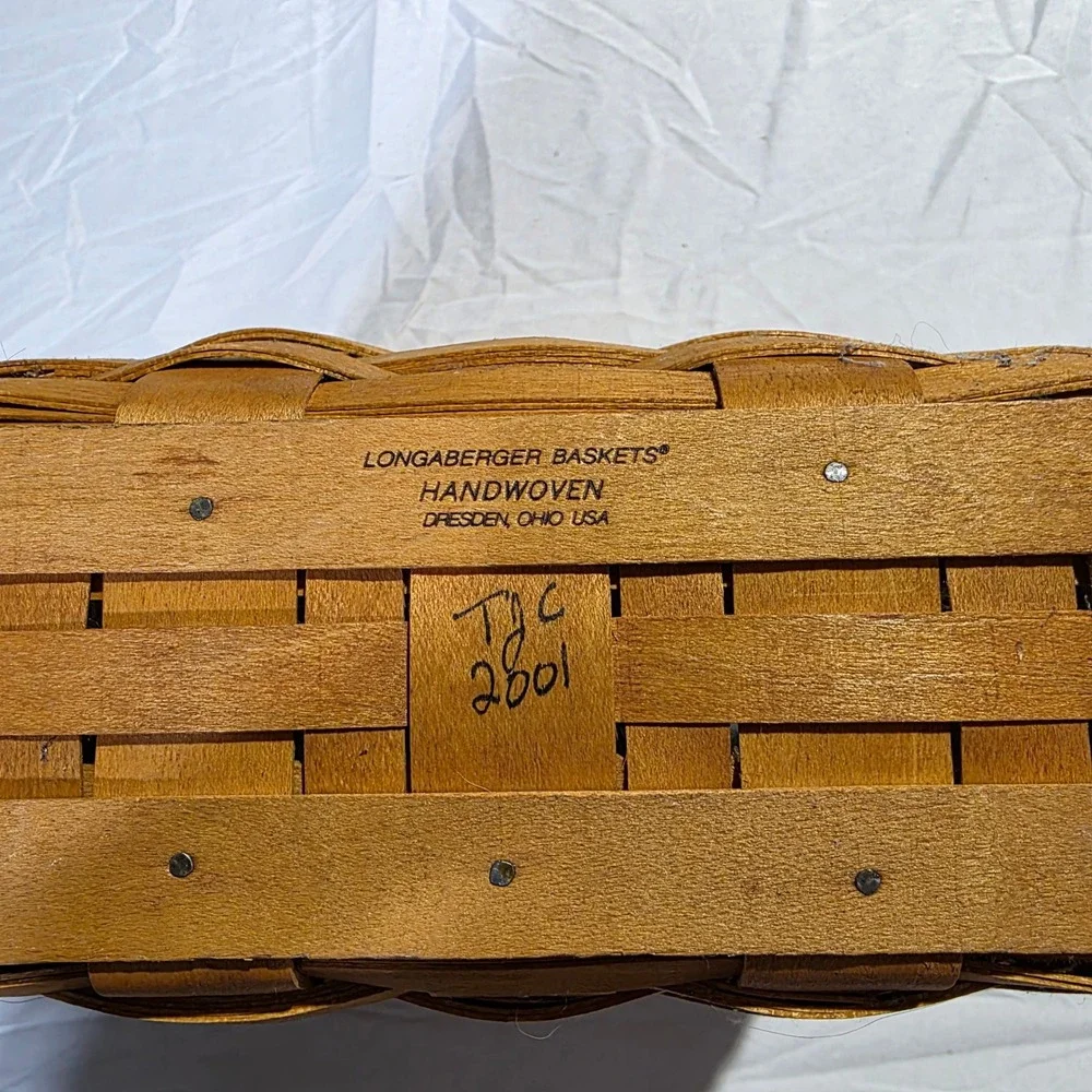 Longaberger Collectors Club Membership Basket 2001 Handwven Maple Wood Brass Tag